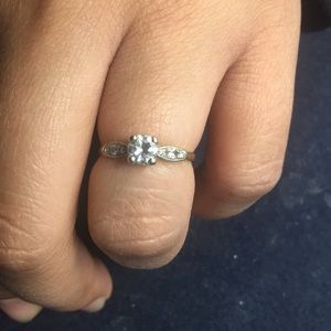 14k Diamond Ring .50 Carat center diamond size 6